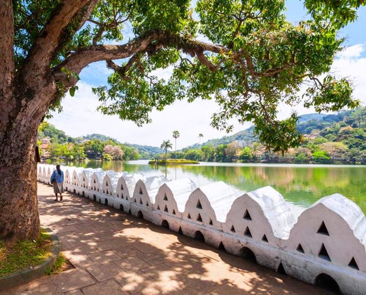 Kandy Lake Round